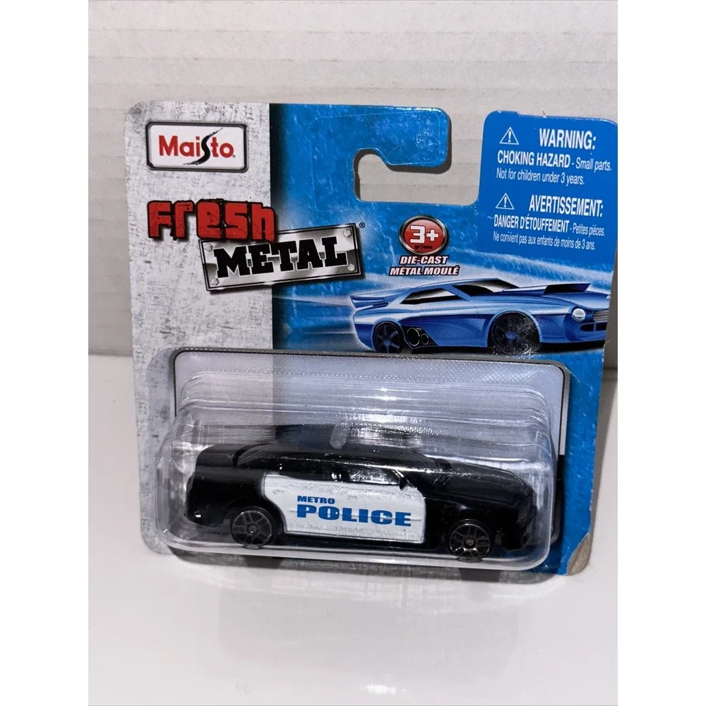 Maisto Fresh Metal Metro Police Car Die-Cast Black White 1/64 Scale 15044 NEW
